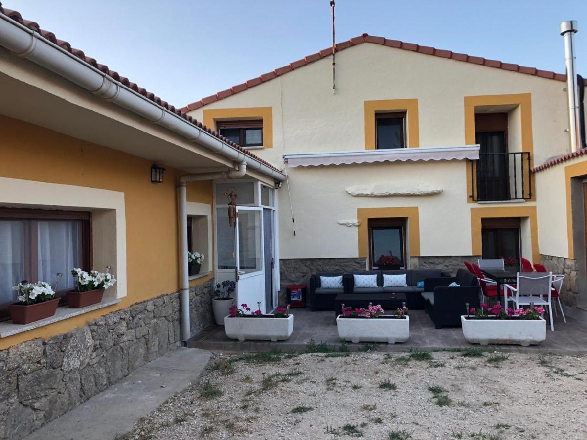 Casa Rural Los 7 Pinos De Gredos Navarredonda Esterno foto