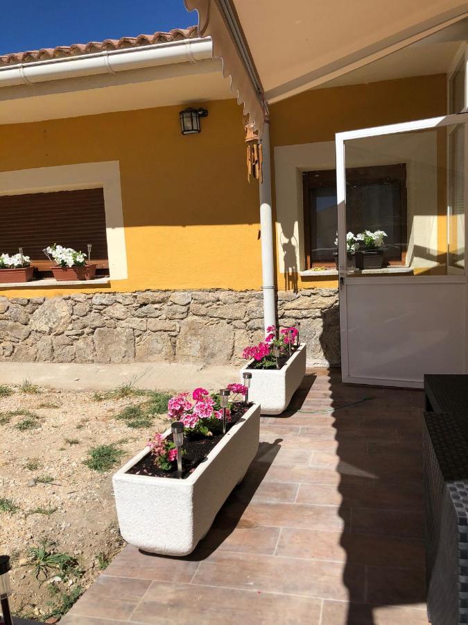Casa Rural Los 7 Pinos De Gredos Navarredonda Esterno foto